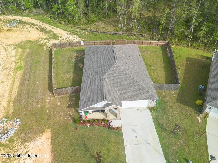 Built in 2024 this house is like New great floor plan large - photo 22