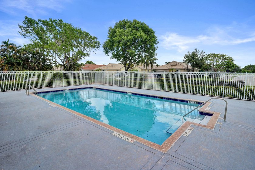 True 3-br move-in ready, well-maintained townhome with tile - photo 27
