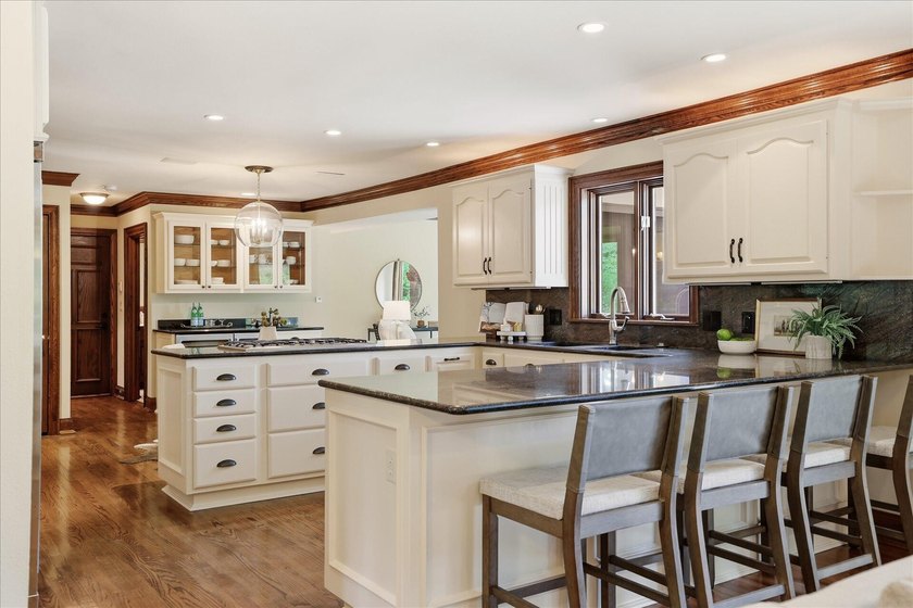 5 private wooded acres in the heart of Chenequa: this - photo 7