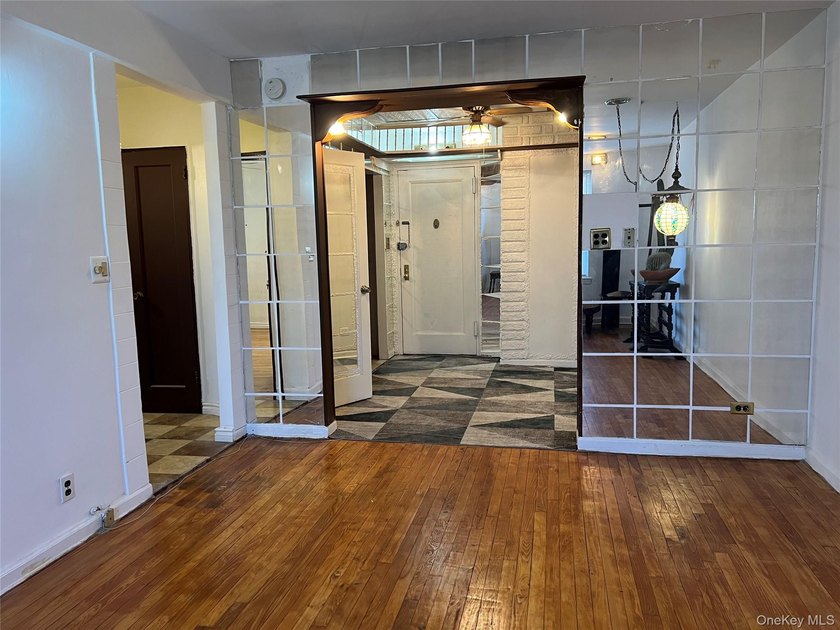 Welcome to this great option of one bedroom co-op apartment for - photo 2