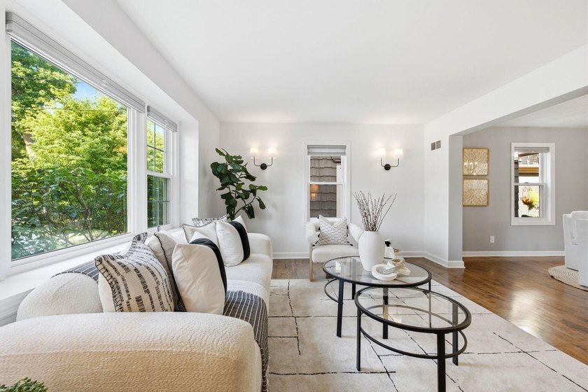 Premier Whitefish Bay location just steps from Silver Spring - photo 4