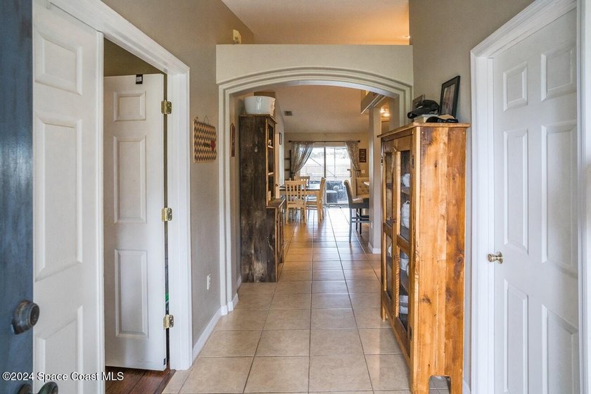 This stunning single-family home boasts 4 spacious bedrooms, 3 - photo 3