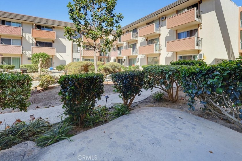 Don't miss this ground level studio condo with inside view of - photo 24