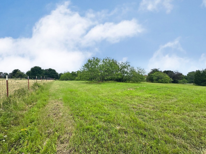 1+ Acre Build Site in Lake Shore Subdivision! - photo 4