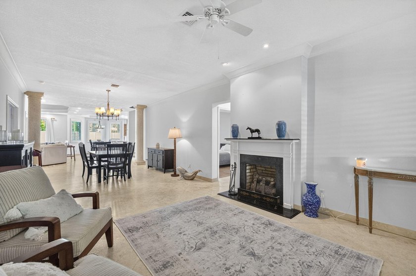 Gorgeous Rio Vista Residence! This coveted location and property - photo 7