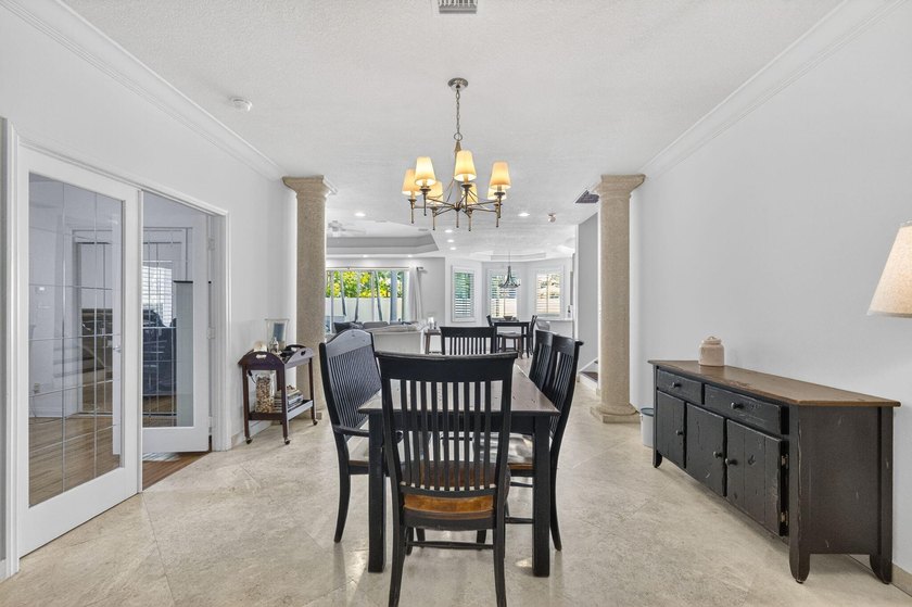 Gorgeous Rio Vista Residence! This coveted location and property - photo 8