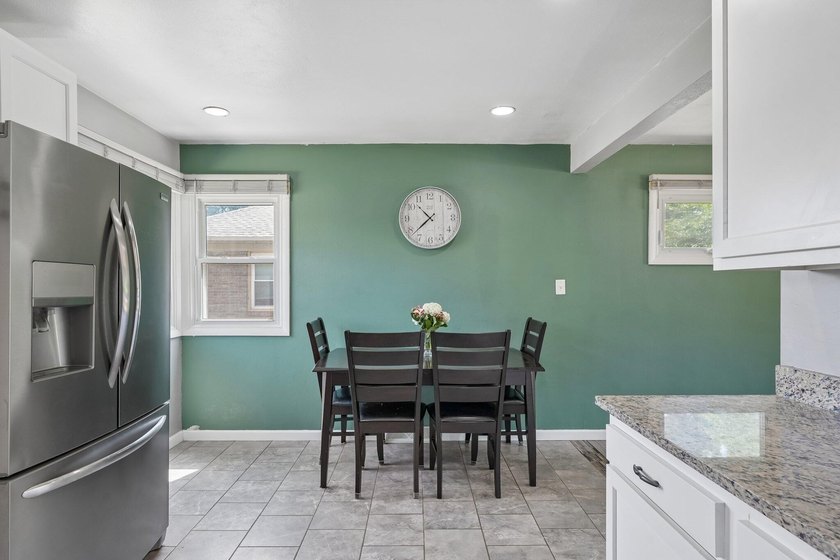 Welcome home to this impeccably maintained, low-maintenance - photo 10