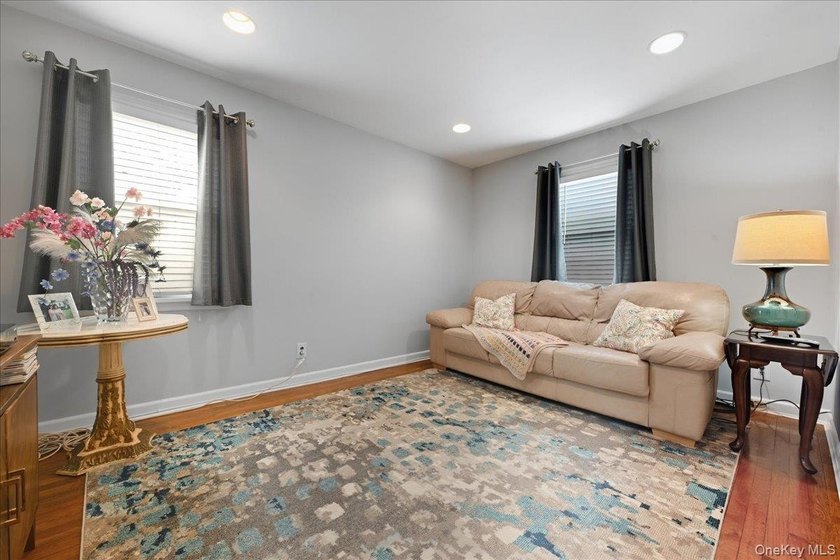 Welcome to this spacious and beautifully maintained stone-front - photo 17