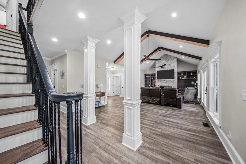 EXTRAORDINARY OPPORTUNITY TO OBTAIN OVER 4 ACRES OF PRIME LEVEL - photo 18