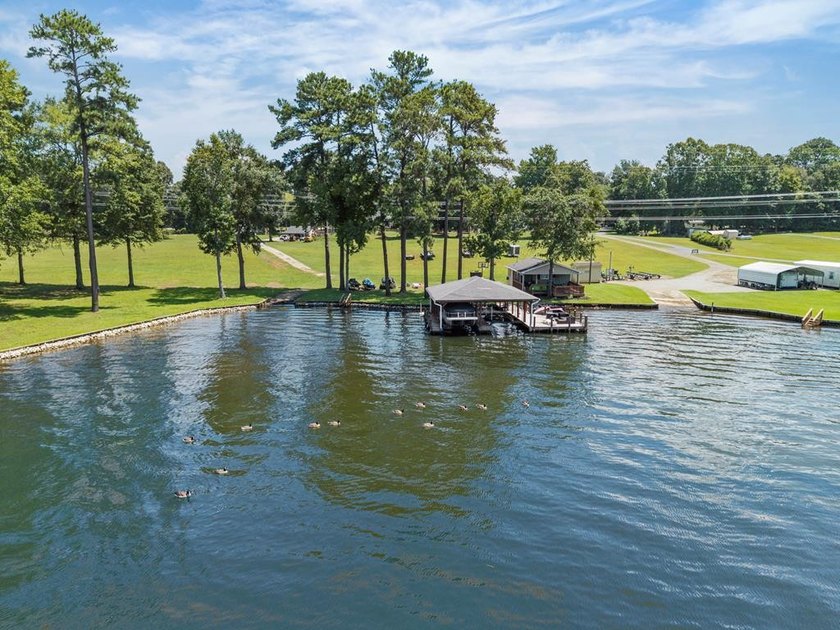 EXTRAORDINARY OPPORTUNITY TO OBTAIN OVER 4 ACRES OF PRIME LEVEL - photo 21