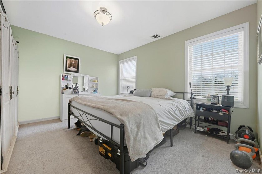 Welcome to this spacious and beautifully maintained stone-front - photo 23