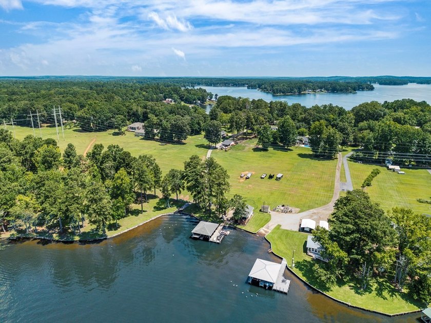 EXTRAORDINARY OPPORTUNITY TO OBTAIN OVER 4 ACRES OF PRIME LEVEL - photo 24