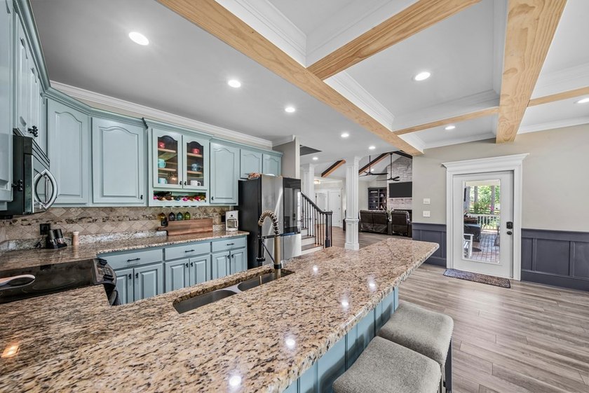 EXTRAORDINARY OPPORTUNITY TO OBTAIN OVER 4 ACRES OF PRIME LEVEL - photo 40