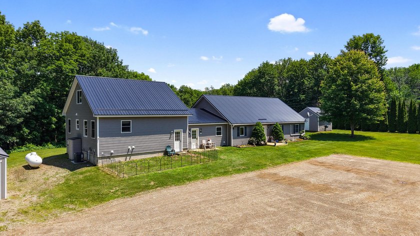 Welcome to 1 Dakin Lane, where modern comfort meets Maine living - photo 2