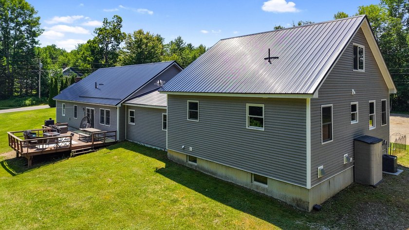 Welcome to 1 Dakin Lane, where modern comfort meets Maine living - photo 6