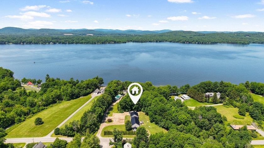Welcome to 1 Dakin Lane, where modern comfort meets Maine living - photo 9