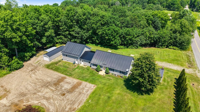 Welcome to 1 Dakin Lane, where modern comfort meets Maine living - photo 10