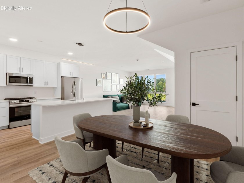 Welcome to Lakeshore Commons! This home is located in one of Oak - photo 3