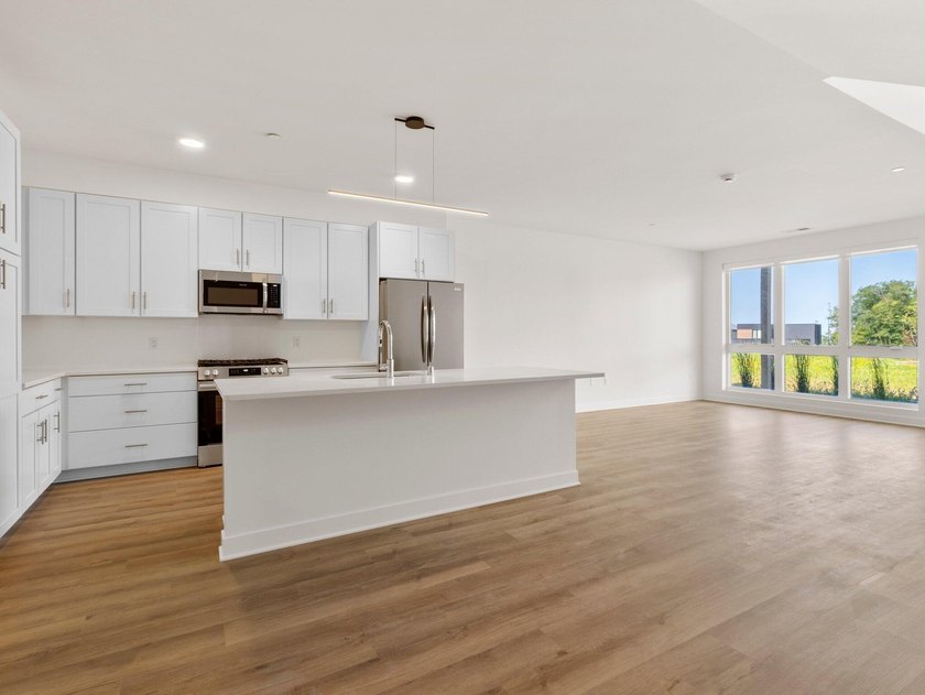 Welcome to Lakeshore Commons! This home is located in one of Oak - photo 5