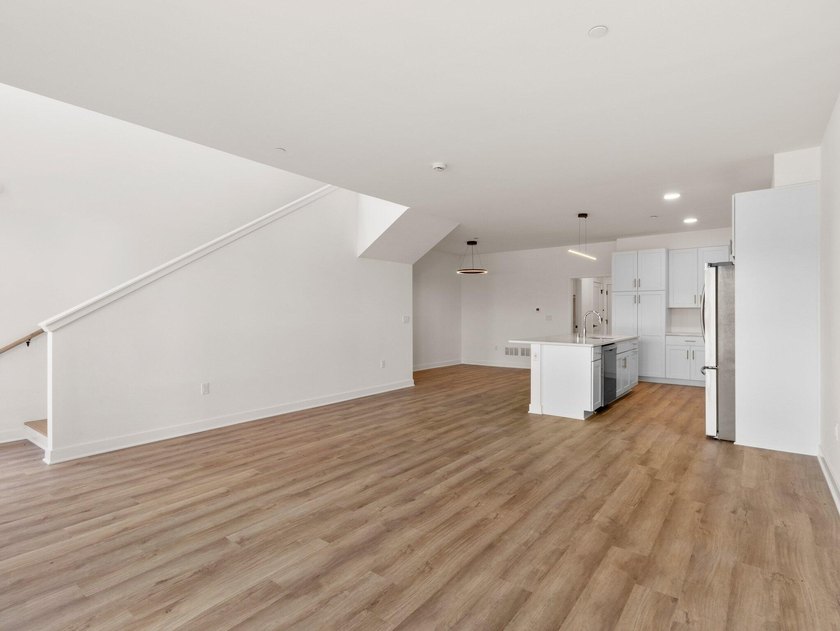 Welcome to Lakeshore Commons! This home is located in one of Oak - photo 9