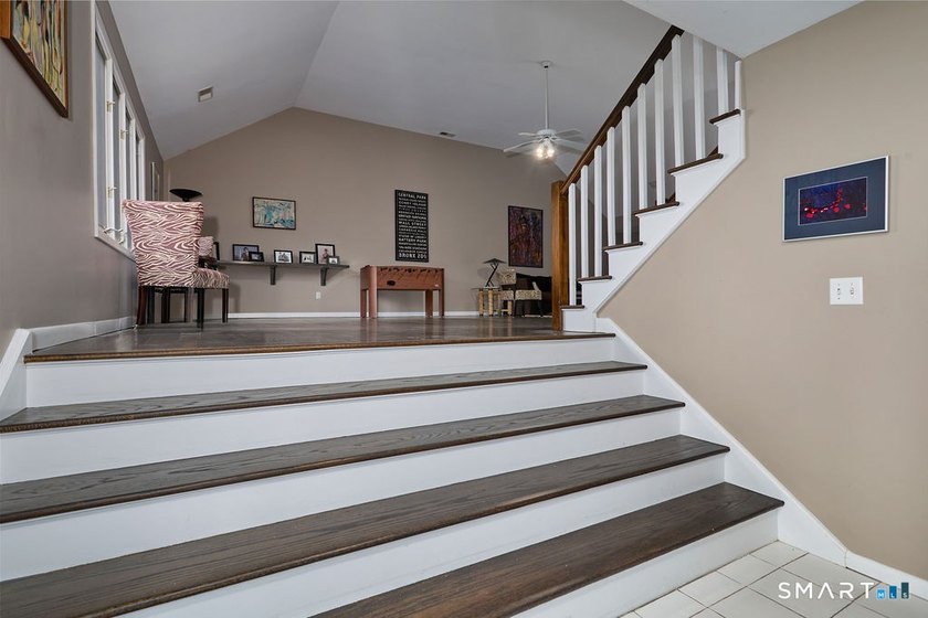 This sensational open-concept home is designed for both comfort - photo 4