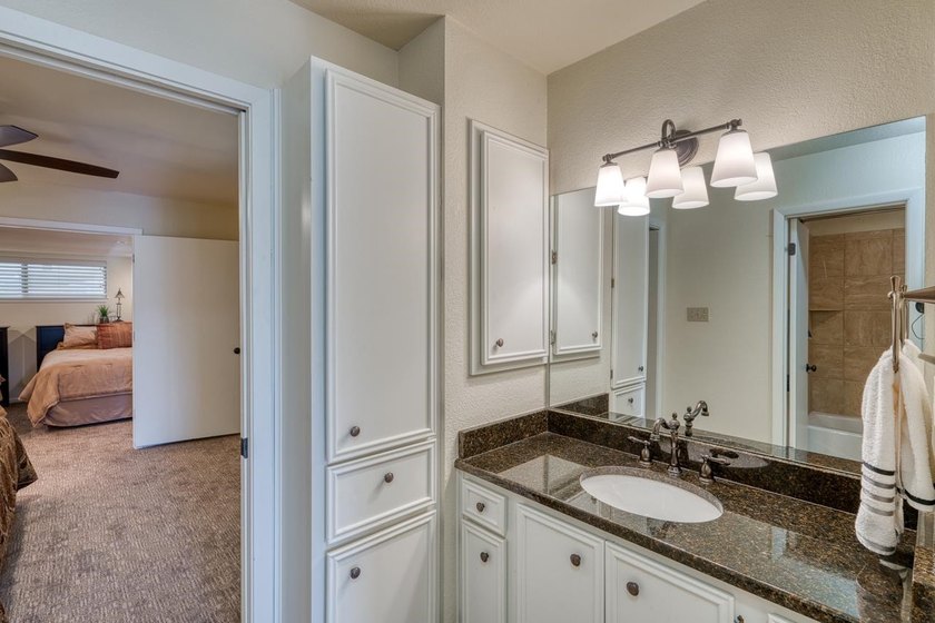 Townhome for sale in Horseshoe Bay West, just a golf cart ride - photo 20