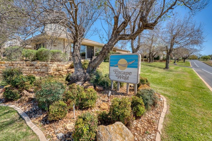 Townhome for sale in Horseshoe Bay West, just a golf cart ride - photo 25