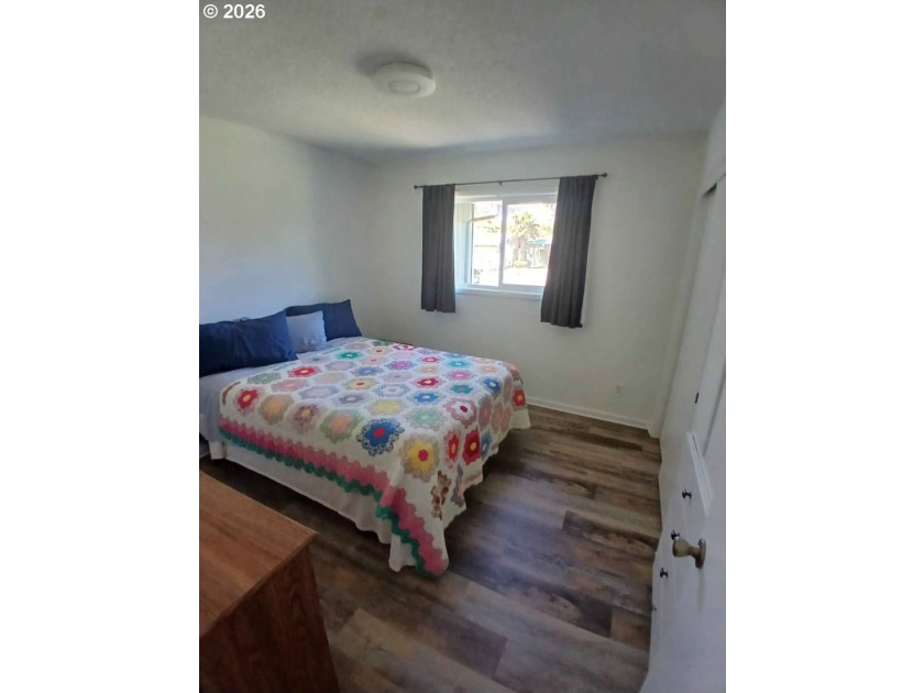 Completely renovated single-level coastal retreat with dual - photo 29