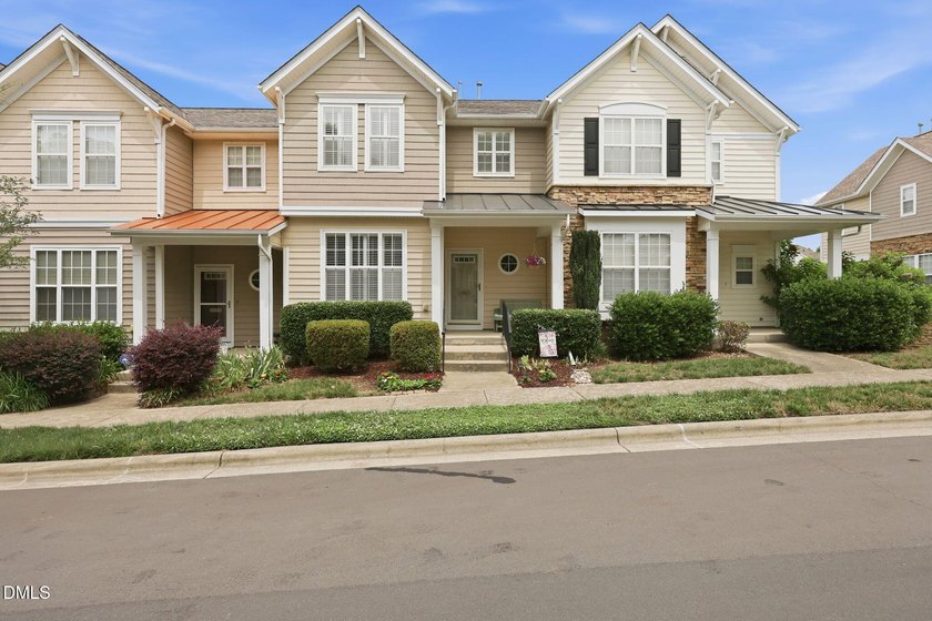 PRICE ADJUSTMENT! Welcome home to 4304 Brynwood Avenue, a - photo 3