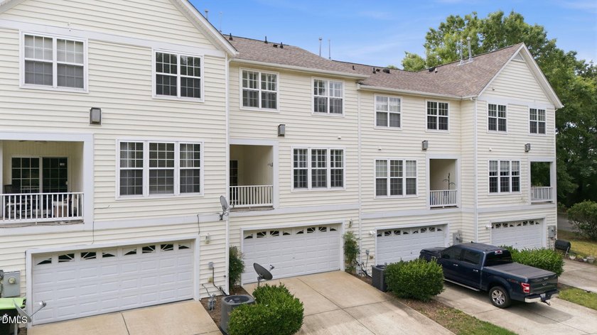 PRICE ADJUSTMENT! Welcome home to 4304 Brynwood Avenue, a - photo 5