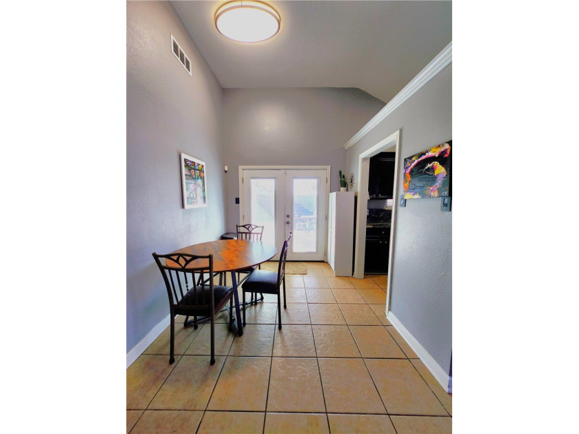 Step into this beautiful updated 2-bedroom, 1-bath home that - photo 4