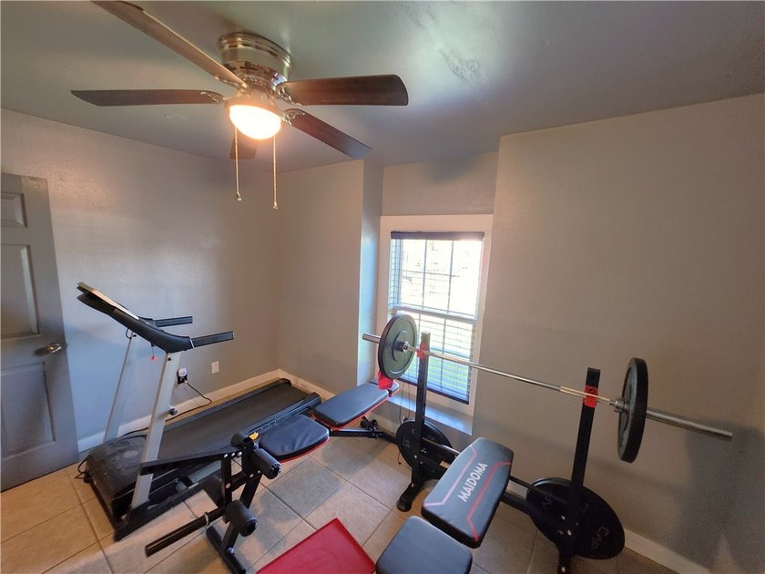 Step into this beautiful updated 2-bedroom, 1-bath home that - photo 9