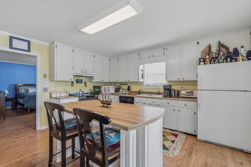 Welcome to 477 Avant Road, where classic Lake Sinclair cottage - photo 11