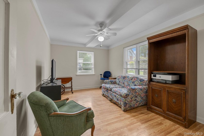 Immaculate fully detached brickstone home in the highly - photo 15