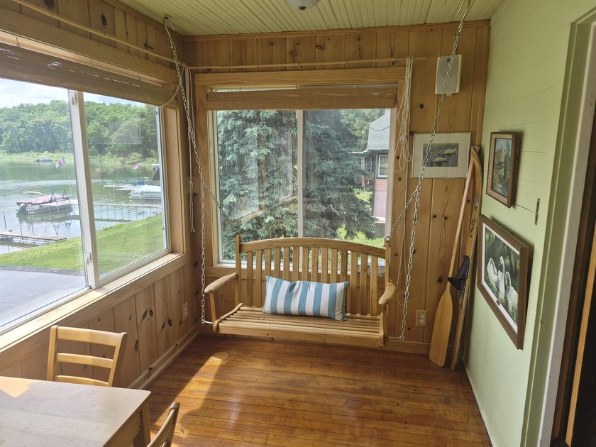 EXPERIENCE THE FEELING OF THE NORTHWOODS JUST OVER THE BORDER IN - photo 18