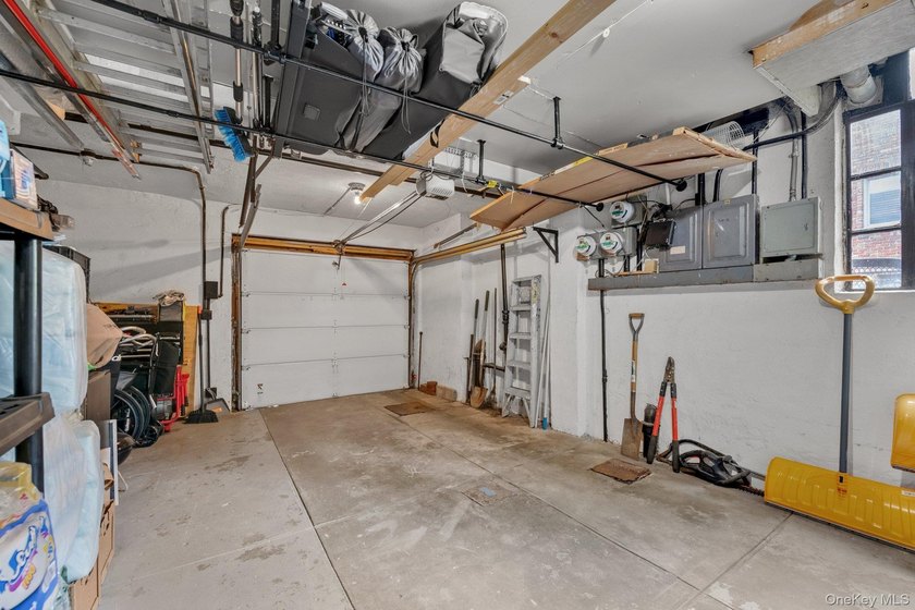 Immaculate fully detached brickstone home in the highly - photo 19