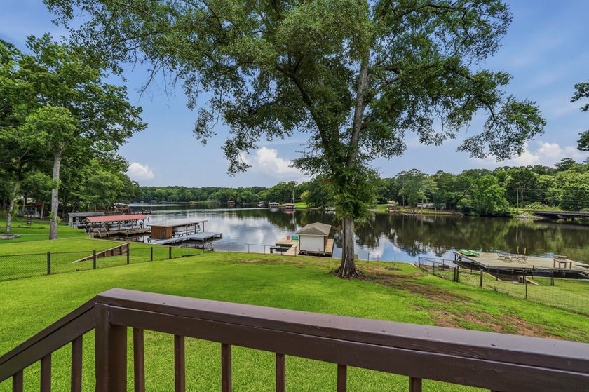 Welcome to 477 Avant Road, where classic Lake Sinclair cottage - photo 26