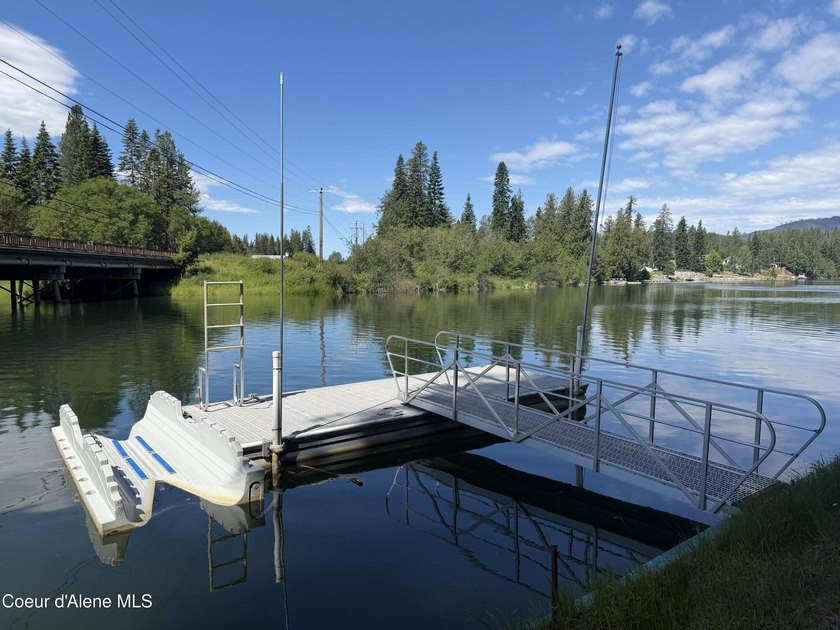 Enjoy waterfront living with this 3-bedroom, 2-bath home - photo 30