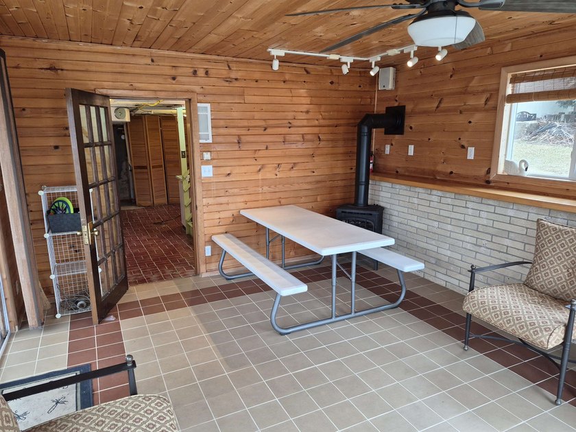 EXPERIENCE THE FEELING OF THE NORTHWOODS JUST OVER THE BORDER IN - photo 37