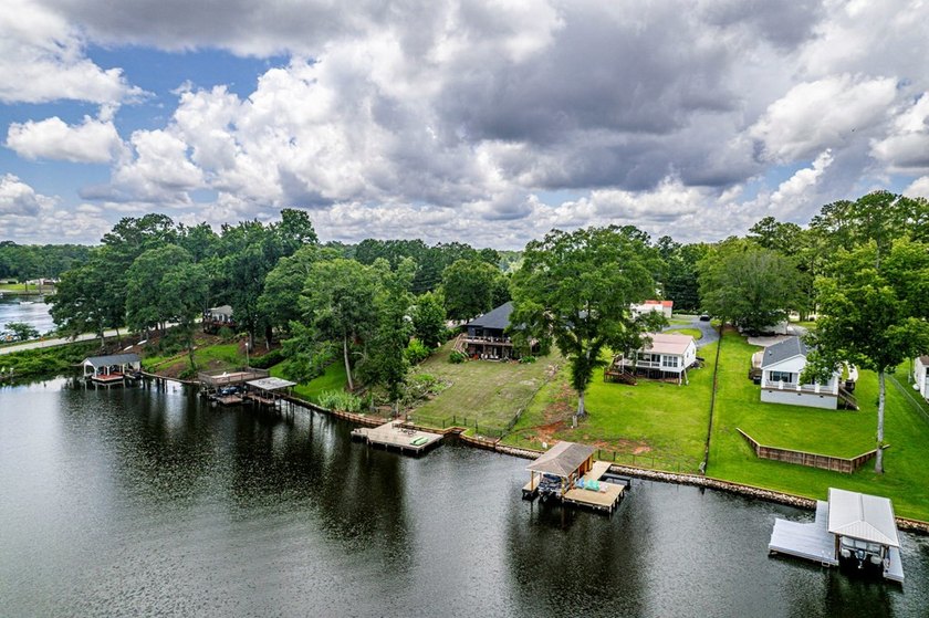 Welcome to 477 Avant Road, where classic Lake Sinclair cottage - photo 48