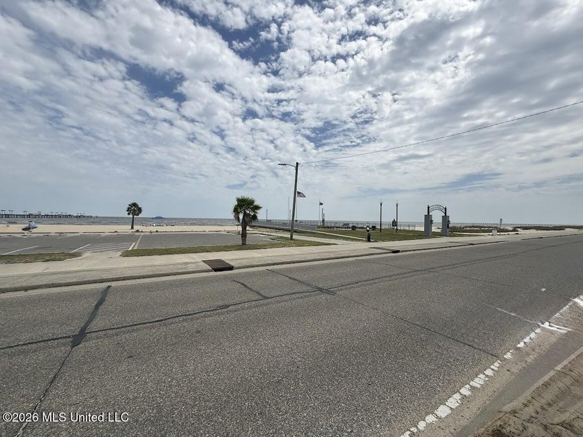 REDUCED! Beach front lot with beautiful view of the Gulf of - photo 3
