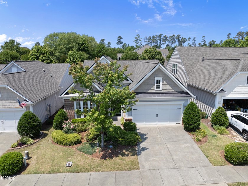 Welcome to easy living in the highly sought-after Carolina - photo 2