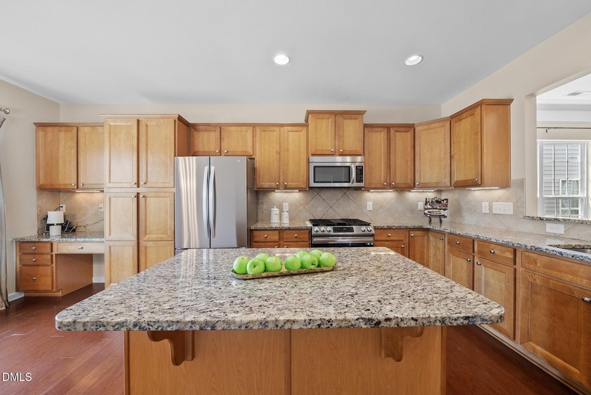 Welcome to easy living in the highly sought-after Carolina - photo 4