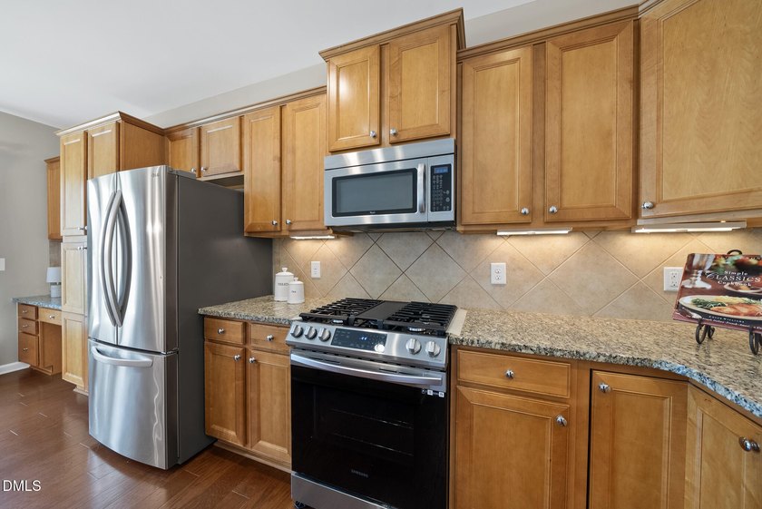 Welcome to easy living in the highly sought-after Carolina - photo 6