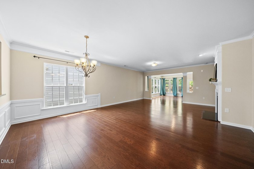 Welcome to easy living in the highly sought-after Carolina - photo 9