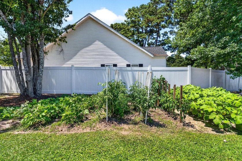 Welcome to 146 Robert Conway Court, a beautifully maintained - photo 31