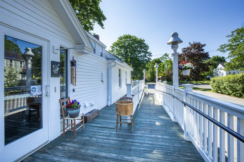 Exceptional commercial opportunity on highly visible Route 1 in - photo 4