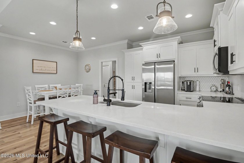 Welcome to your private waterfront escape in one of Bay St - photo 13