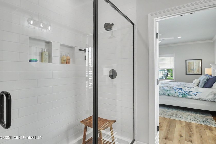 Welcome to your private waterfront escape in one of Bay St - photo 18