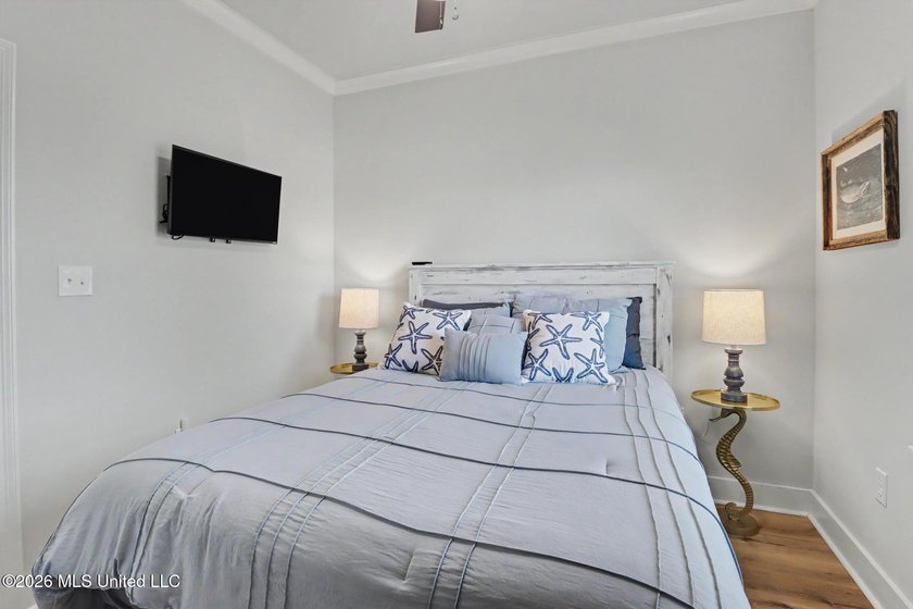 Welcome to your private waterfront escape in one of Bay St - photo 27
